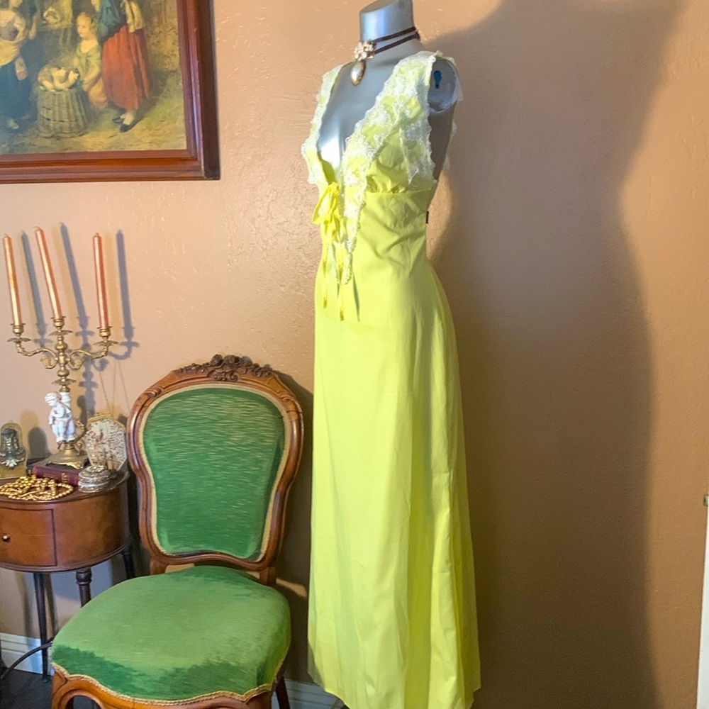 Vintage Yellow Lace Nightgown/Dress.  Sz M